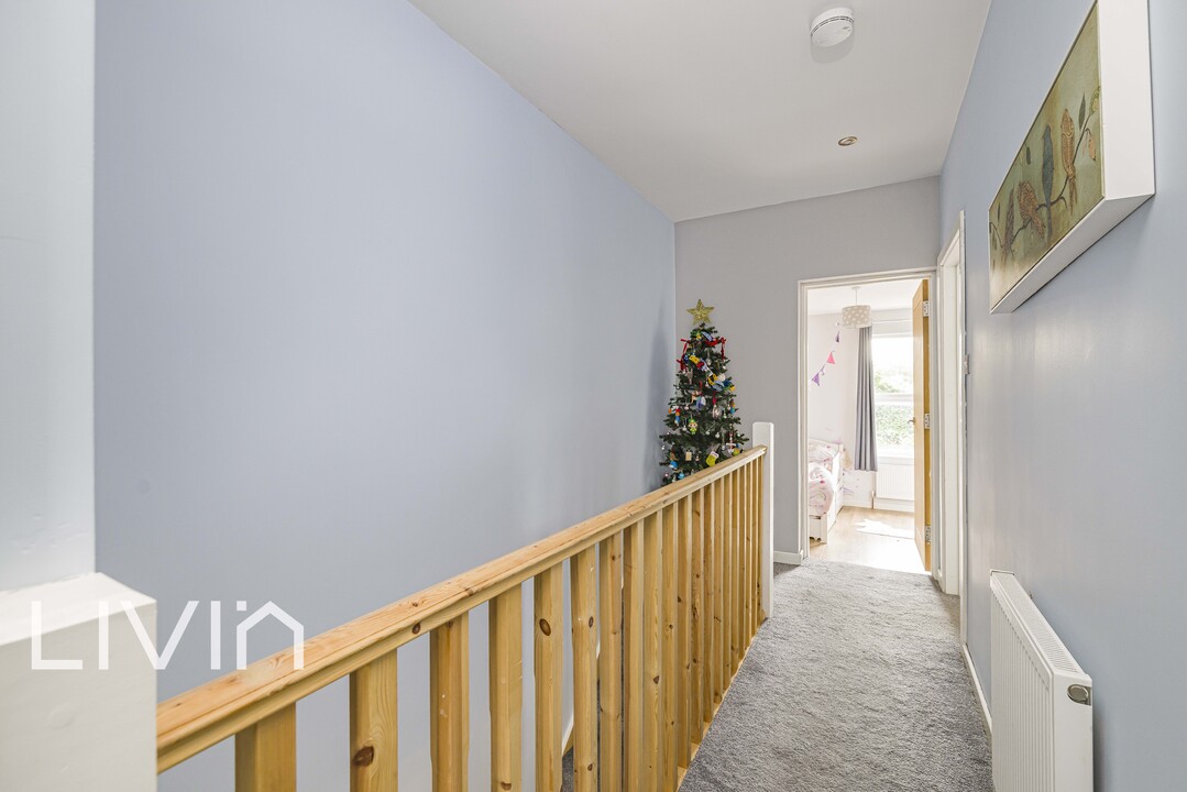 3 bed terraced house for sale in Kemble Road, Croydon  - Property Image 14