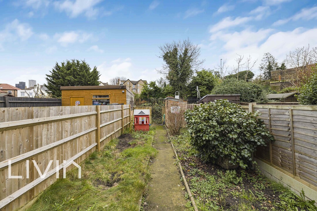 3 bed terraced house for sale in Kemble Road, Croydon  - Property Image 21