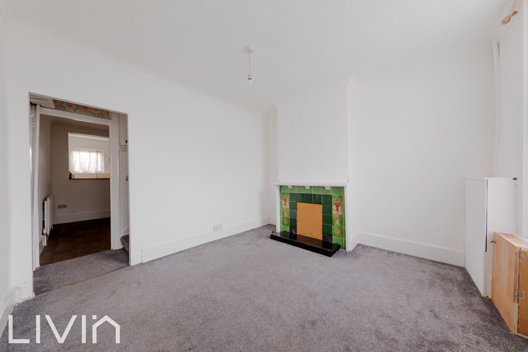 2 bed terraced house to rent in Furze Road, Thornton Heath  - Property Image 4