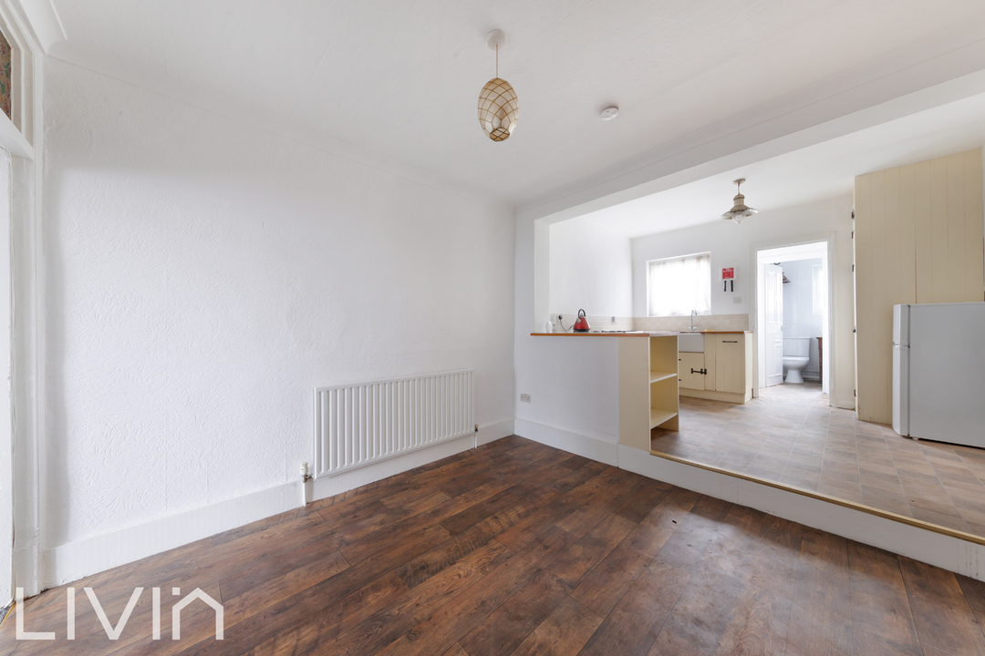 2 bed terraced house to rent in Furze Road, Thornton Heath  - Property Image 6