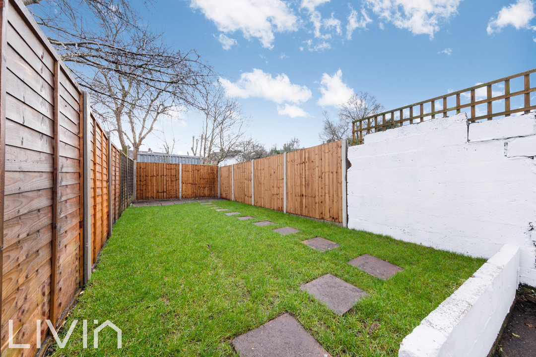 2 bed terraced house to rent in Furze Road, Thornton Heath  - Property Image 2