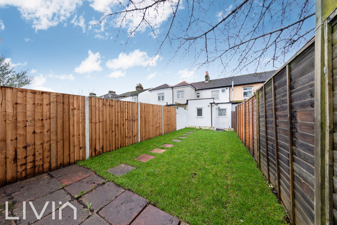 2 bed terraced house to rent in Furze Road, Thornton Heath  - Property Image 12