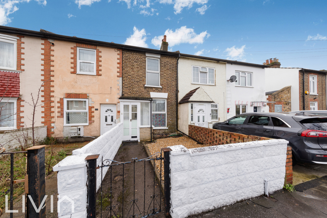 2 bed terraced house to rent in Furze Road, Thornton Heath  - Property Image 1