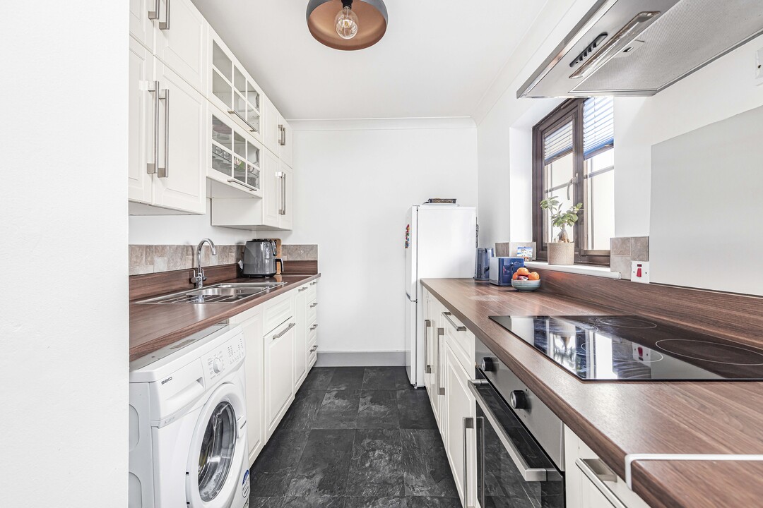 1 bed apartment for sale in Cypress Road, London  - Property Image 2