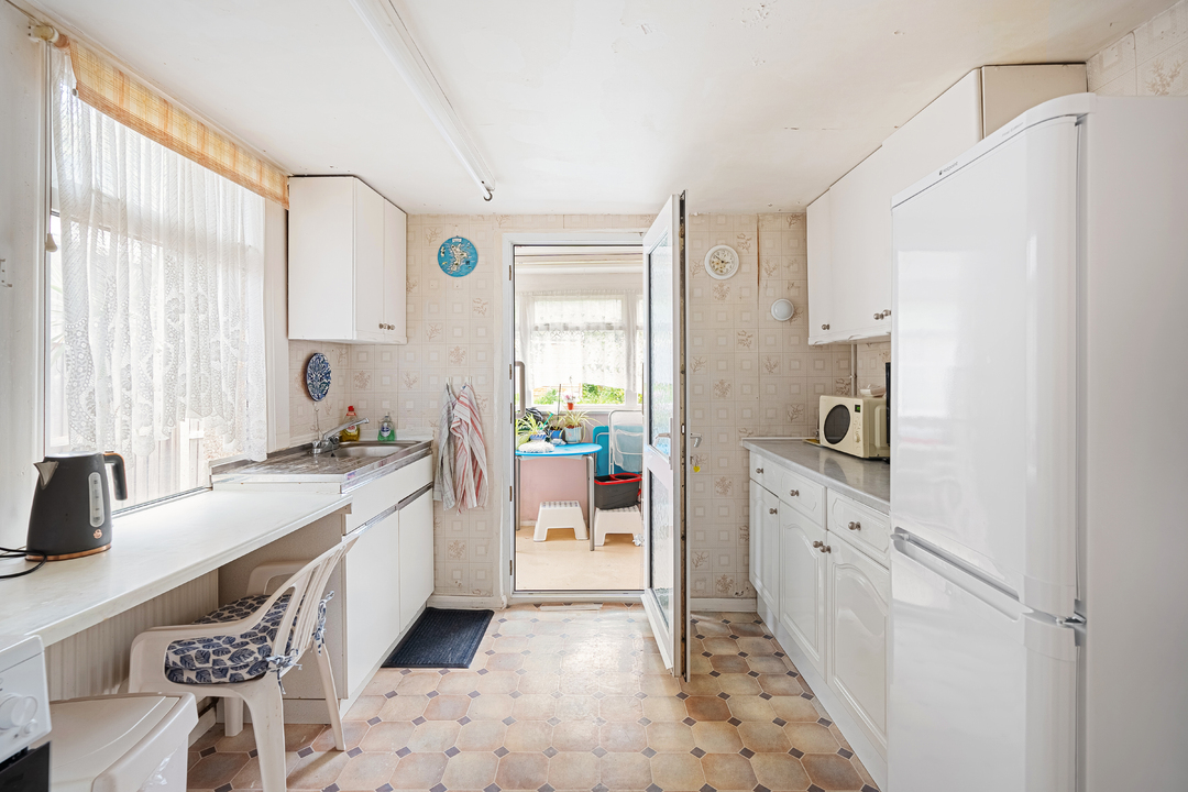 2 bed terraced house for sale in Dalmally Road, Croydon  - Property Image 5