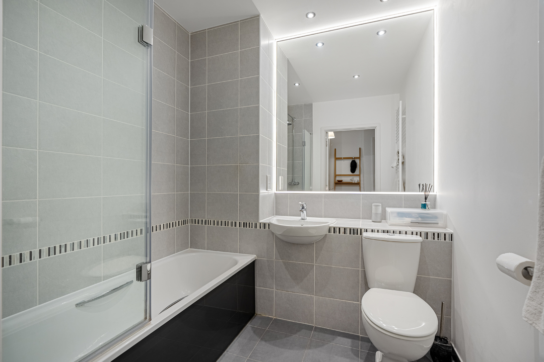 1 bed apartment for sale in Purley Way, Croydon 7