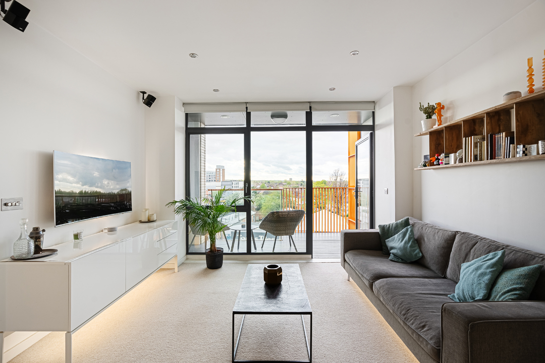 1 bed apartment for sale in Purley Way, Croydon 1