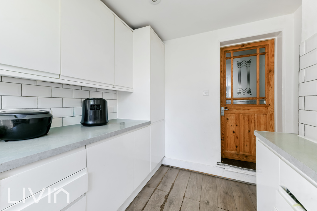 3 bed terraced house for sale in Davidson Road, Croydon  - Property Image 6