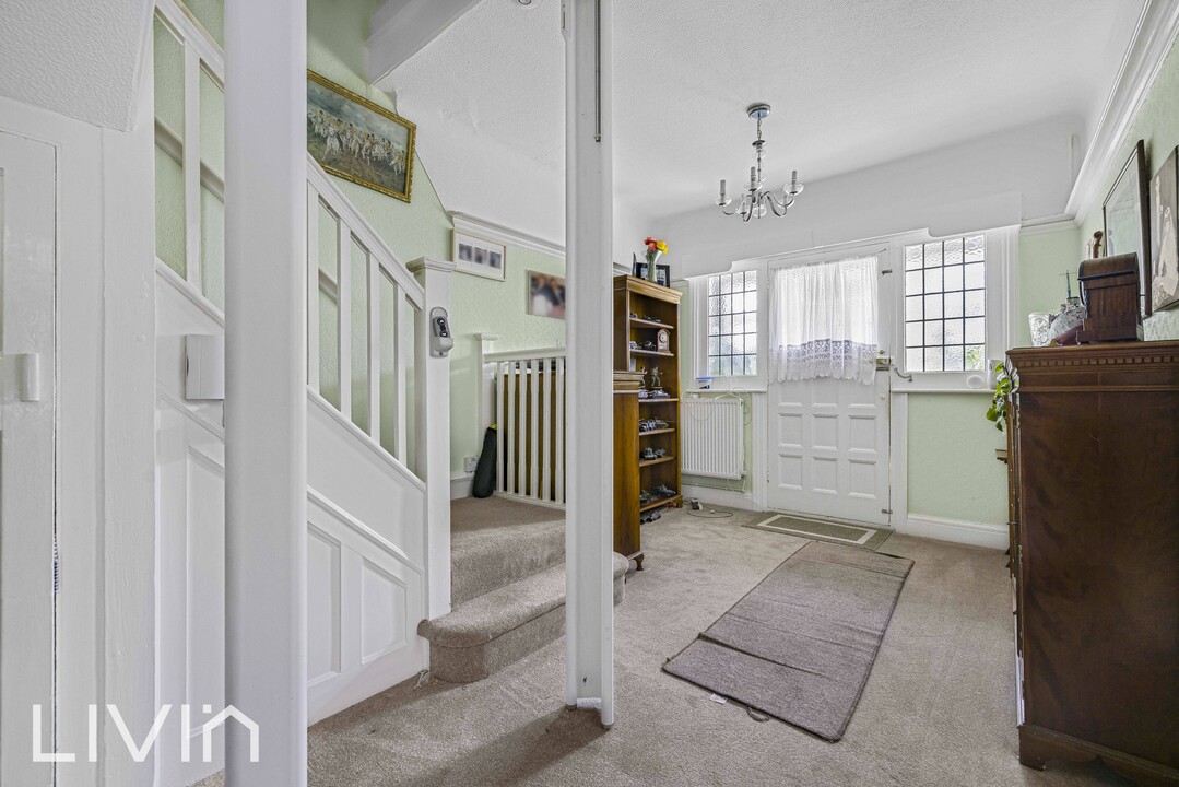 4 bed semi-detached house for sale in Addiscombe Road, Croydon  - Property Image 4