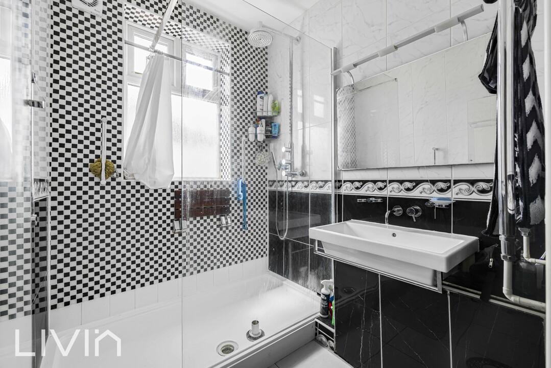 4 bed semi-detached house for sale in Addiscombe Road, Croydon 18