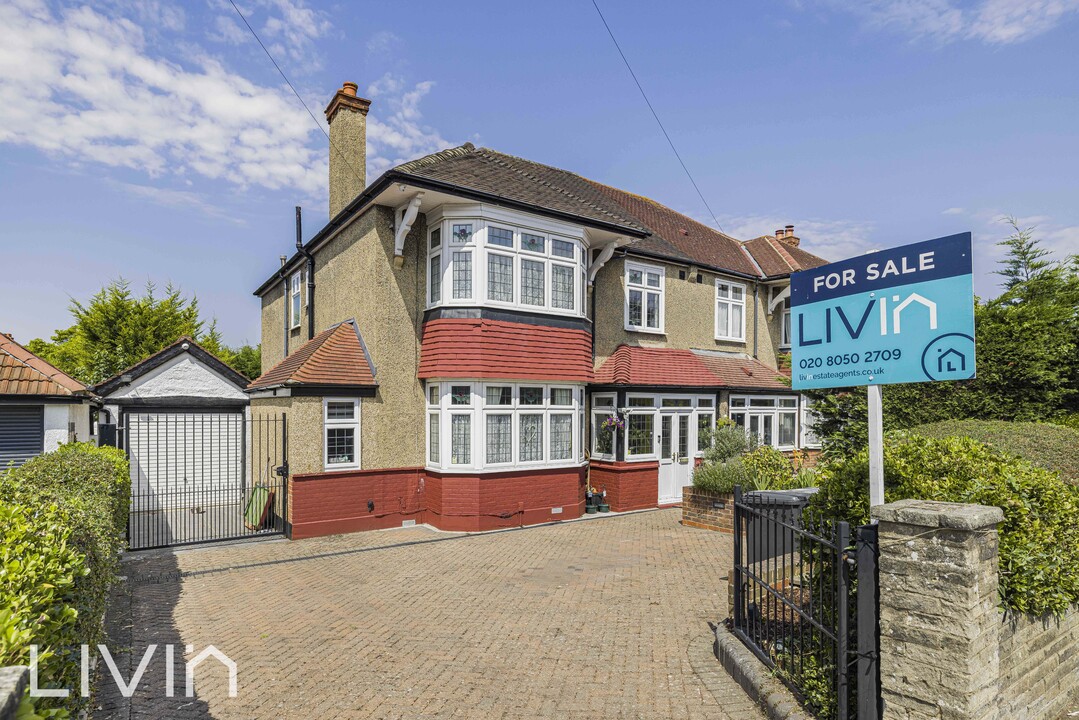 4 bed semi-detached house for sale in Addiscombe Road, Croydon  - Property Image 1