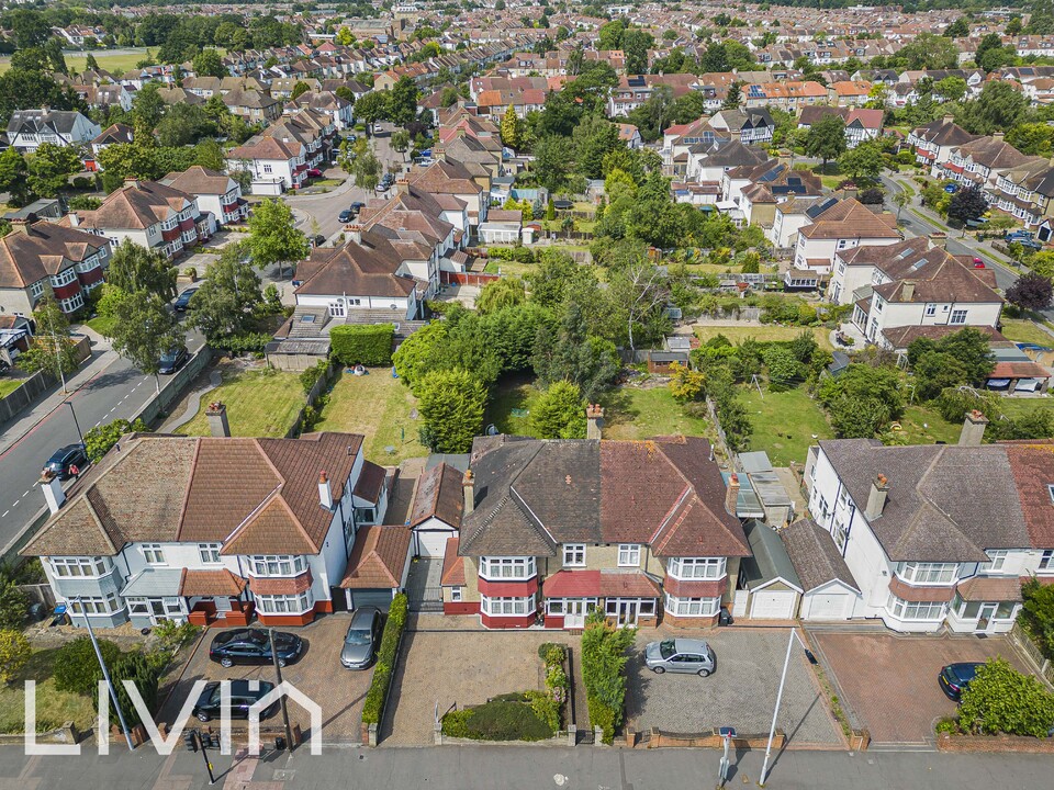 4 bed semi-detached house for sale in Addiscombe Road, Croydon  - Property Image 3