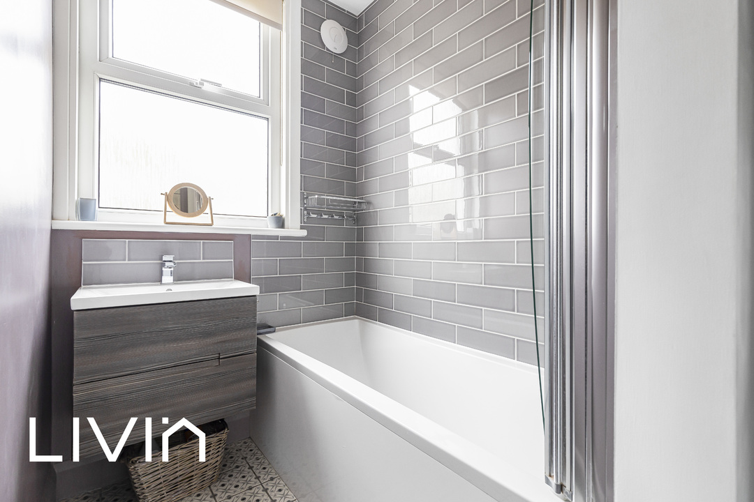 3 bed terraced house for sale in Polsted Road, London 17