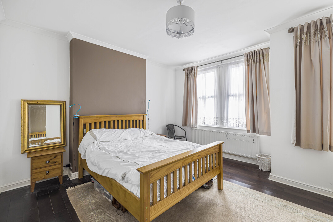 3 bed terraced house for sale in Dalmally Road, Croydon 10