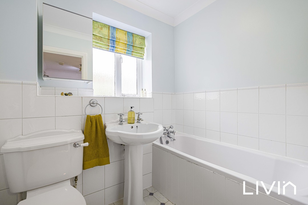 4 bed detached house for sale in Broadeaves Close, South Croydon 18