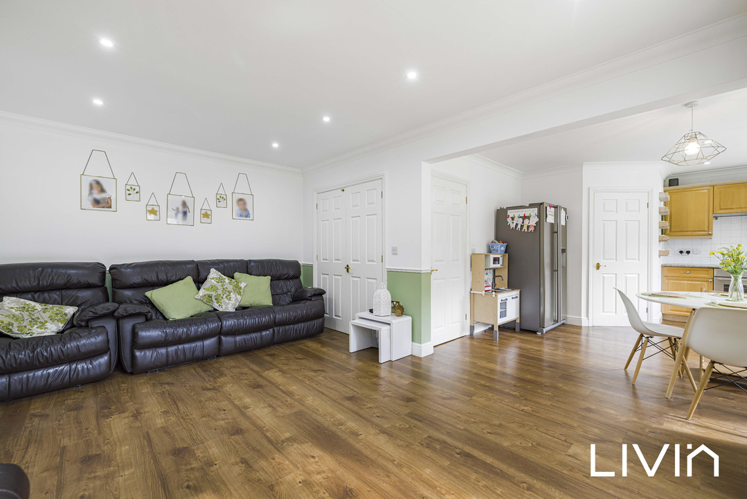 4 bed detached house for sale in Broadeaves Close, South Croydon 9