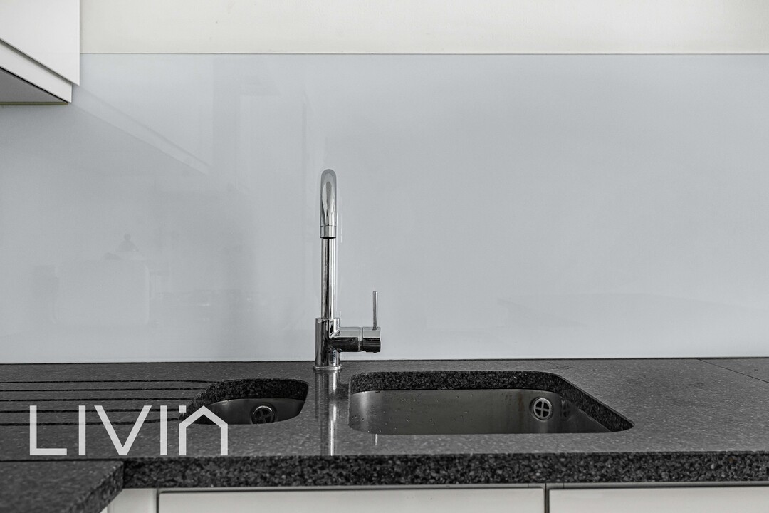 2 bed apartment for sale in Chepstow Road, London 7