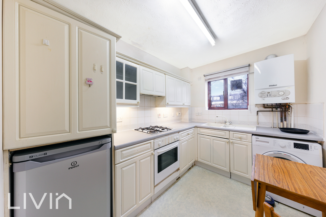 1 bed apartment to rent in Chartwell Close, Croydon  - Property Image 2