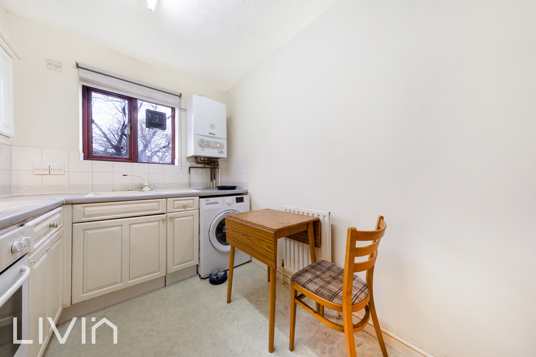 1 bed apartment to rent in Chartwell Close, Croydon  - Property Image 3