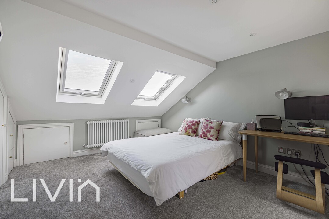 4 bed terraced house for sale in Rothesay Road, London  - Property Image 20