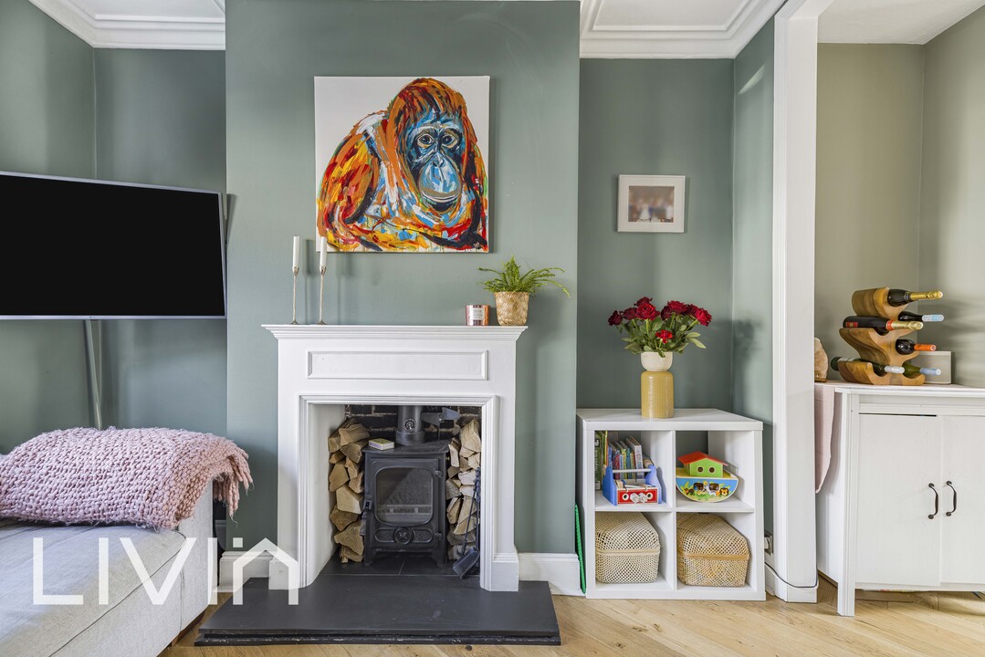 4 bed terraced house for sale in Rothesay Road, London  - Property Image 6