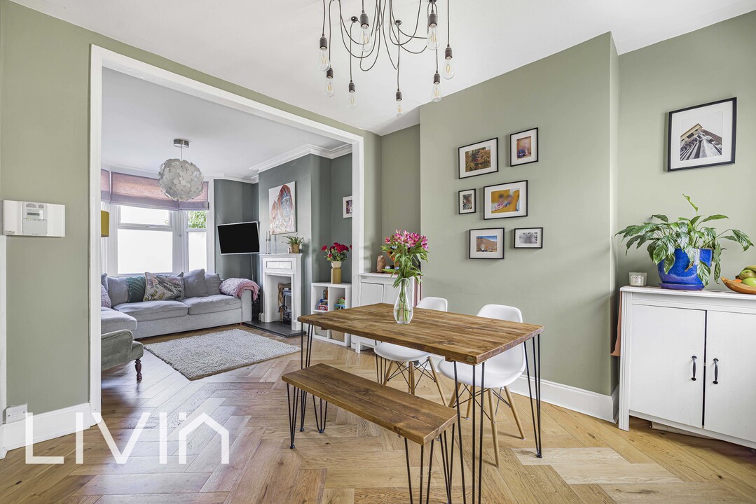 4 bed terraced house for sale in Rothesay Road, London  - Property Image 4