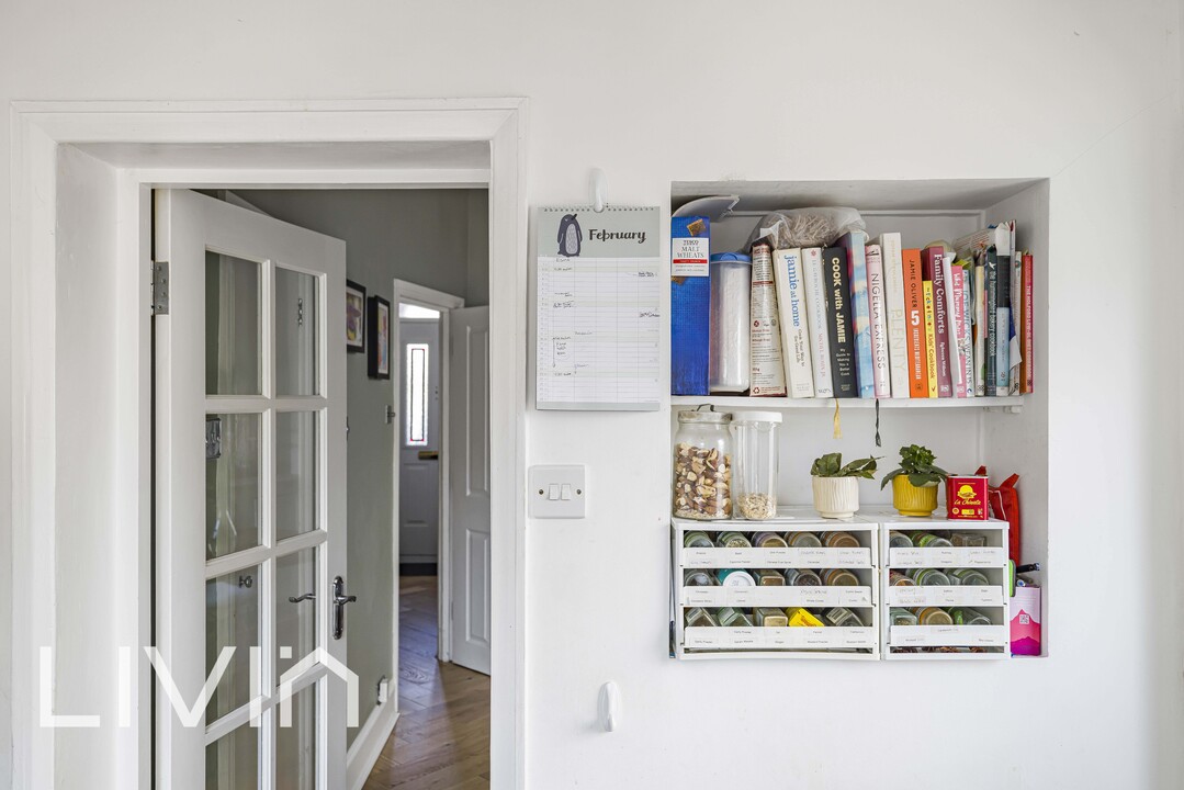 4 bed terraced house for sale in Rothesay Road, London 9