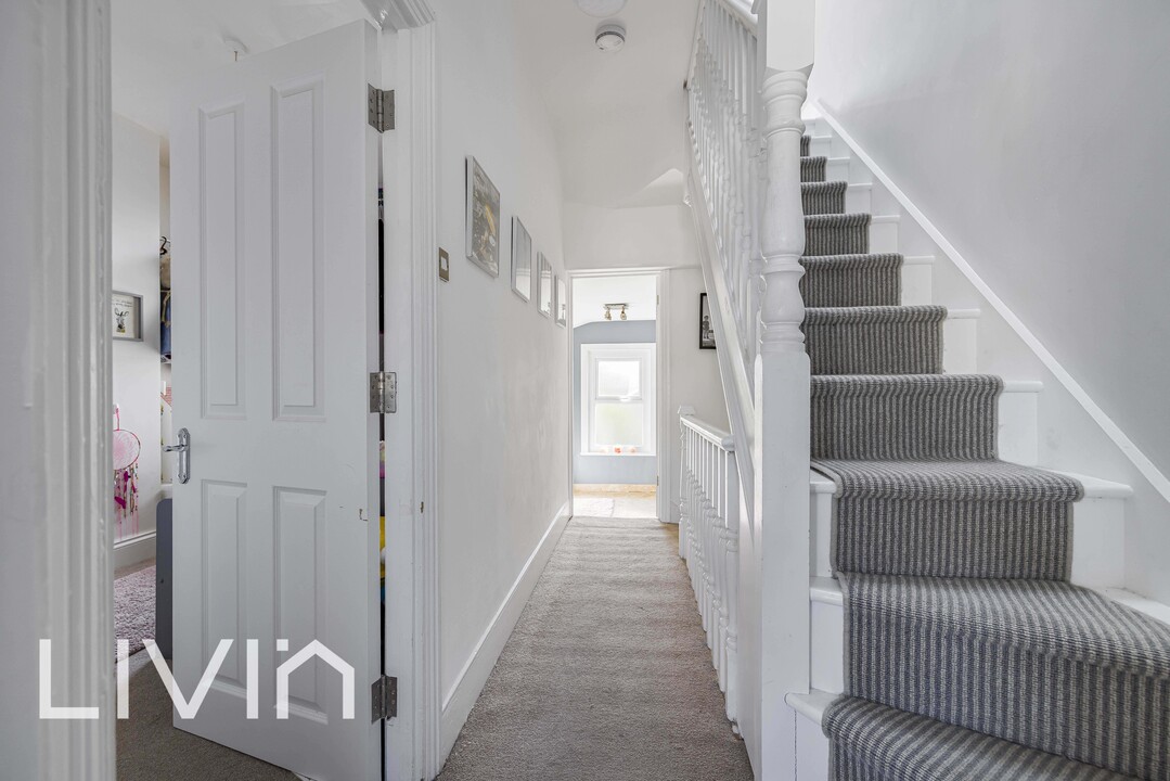 4 bed terraced house for sale in Rothesay Road, London  - Property Image 16