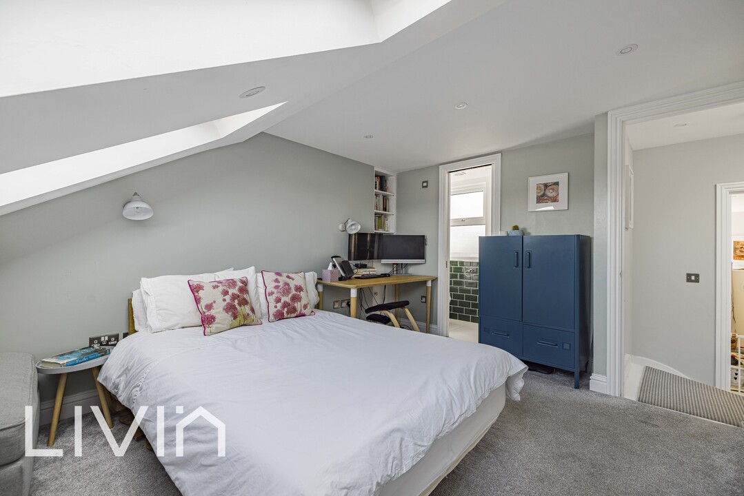 4 bed terraced house for sale in Rothesay Road, London 17