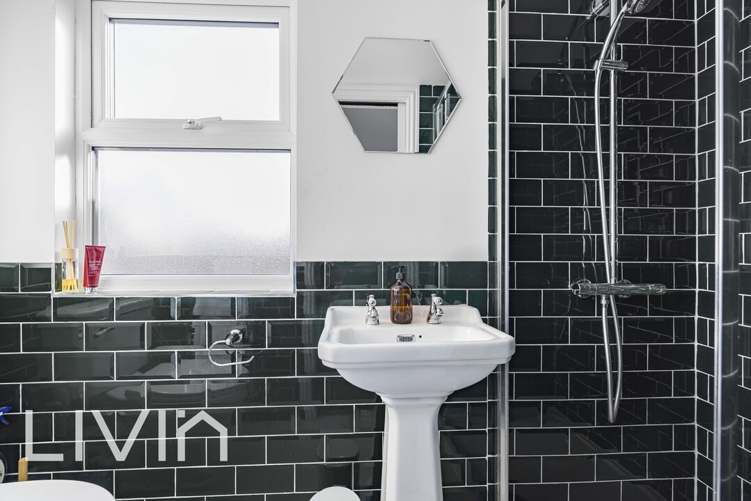 4 bed terraced house for sale in Rothesay Road, London 20