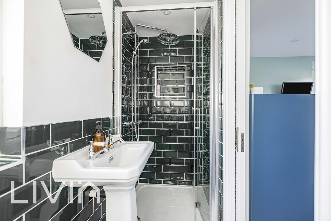 4 bed terraced house for sale in Rothesay Road, London 21