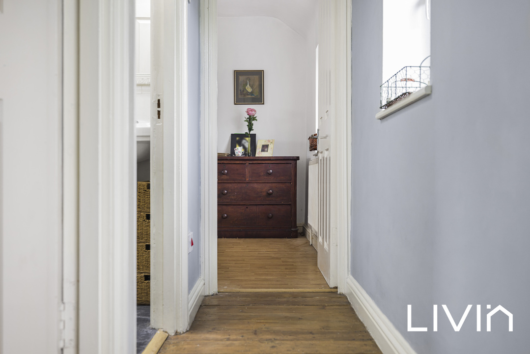 2 bed end of terrace house for sale in Gurney Crescent, Croydon 7