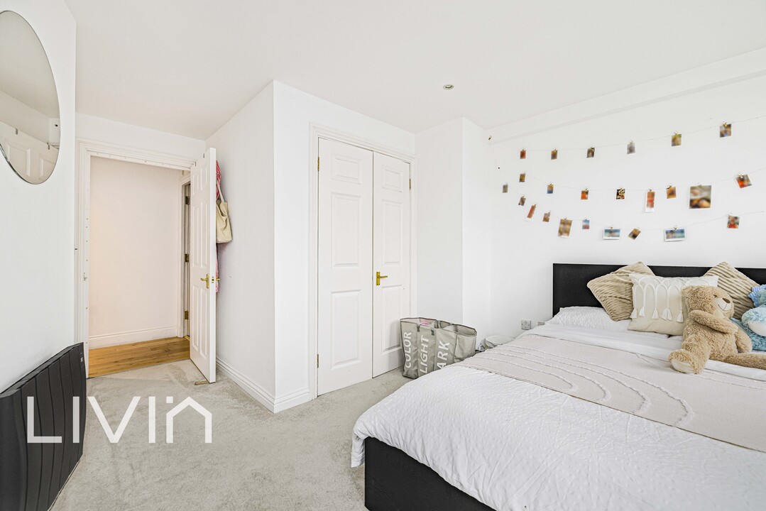 2 bed apartment for sale in Streatham Hill, London  - Property Image 7