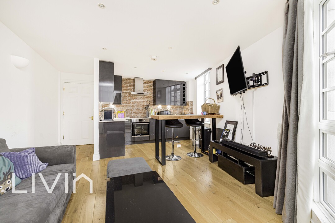 2 bed apartment for sale in Streatham Hill, London  - Property Image 1