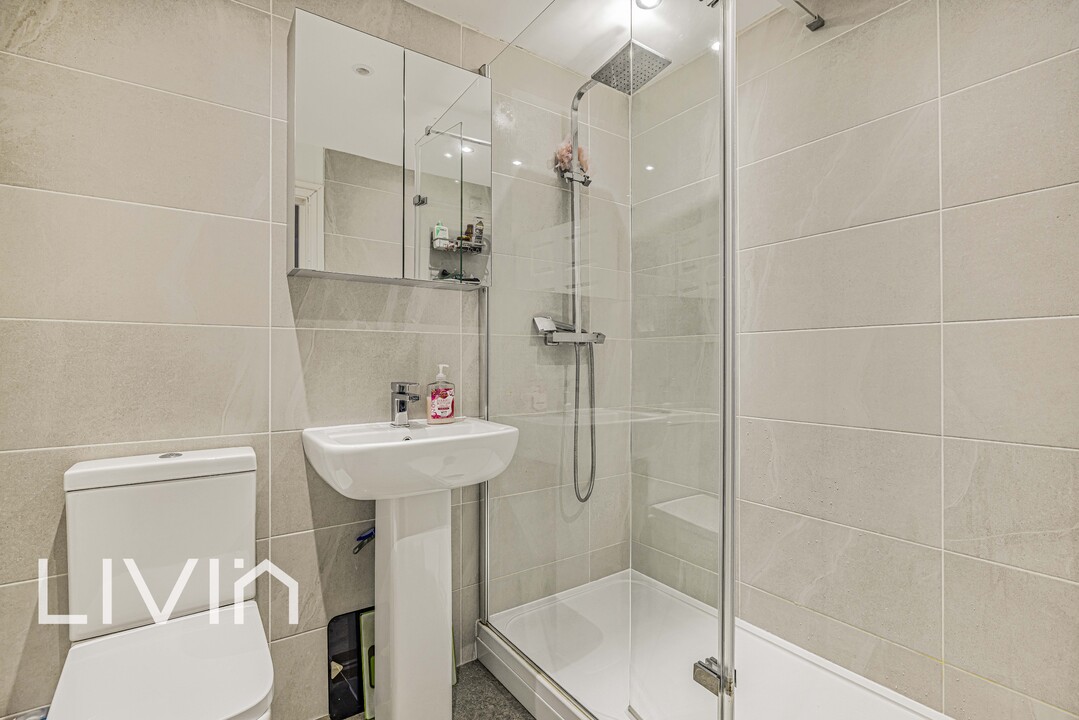 2 bed apartment for sale in Streatham Hill, London  - Property Image 9