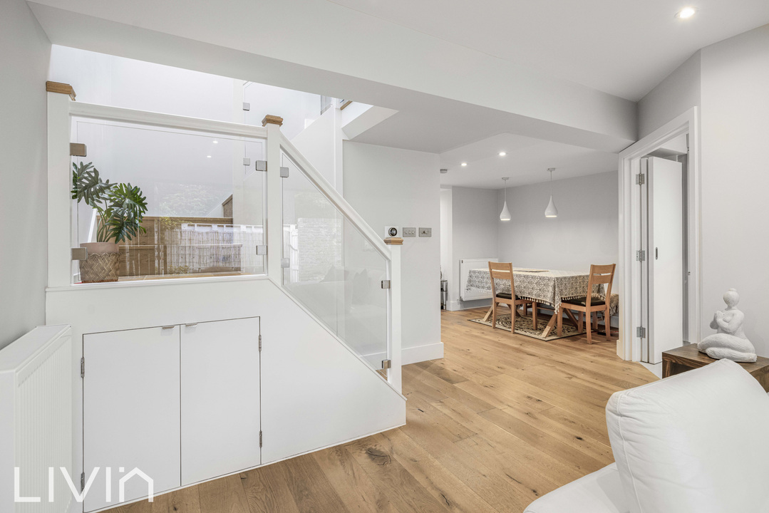 4 bed terraced house for sale in Hunters Way, Croydon  - Property Image 10