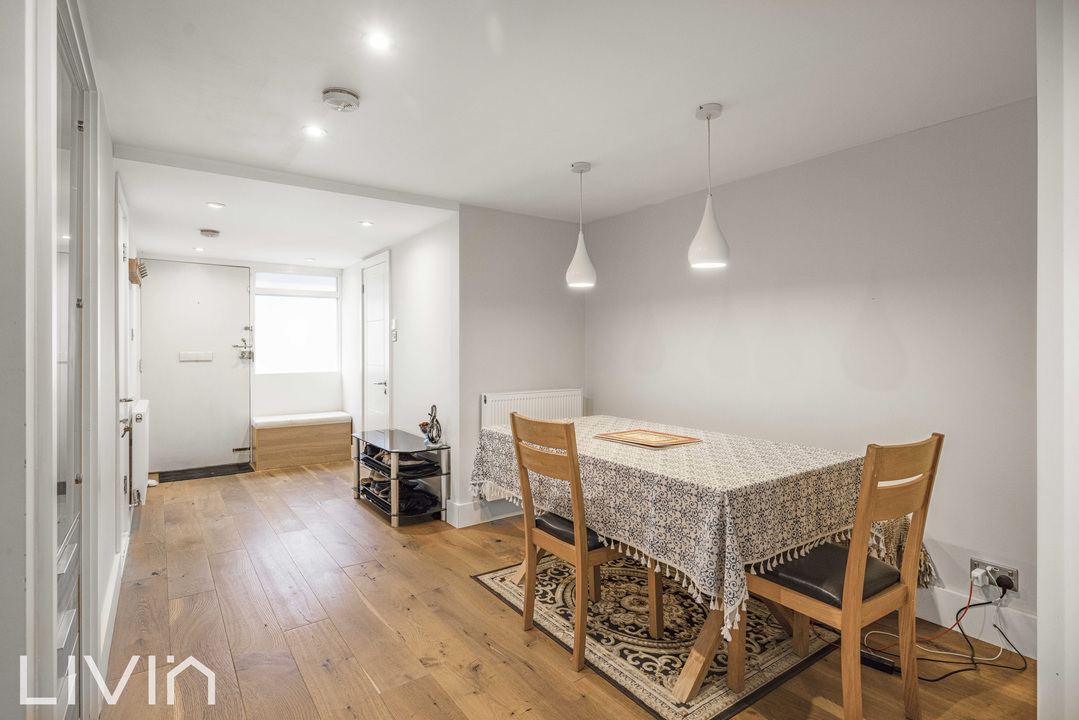 4 bed terraced house for sale in Hunters Way, Croydon  - Property Image 9