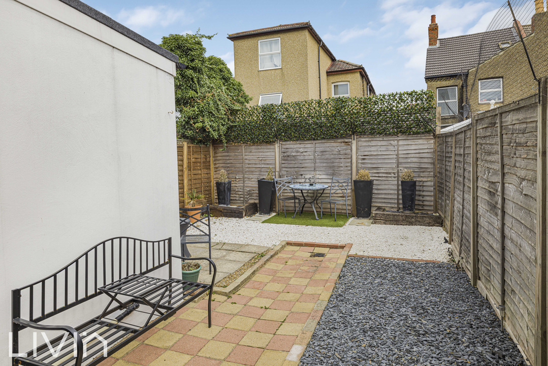 2 bed semi-detached house for sale in Broadway Avenue, Croydon  - Property Image 2