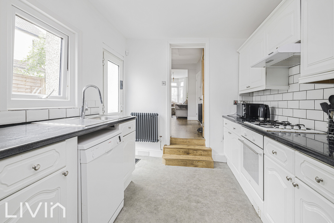 2 bed semi-detached house for sale in Broadway Avenue, Croydon  - Property Image 4