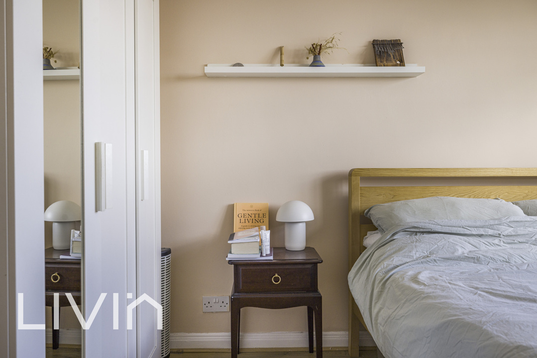 1 bed apartment for sale in Sherborne Court, London  - Property Image 8