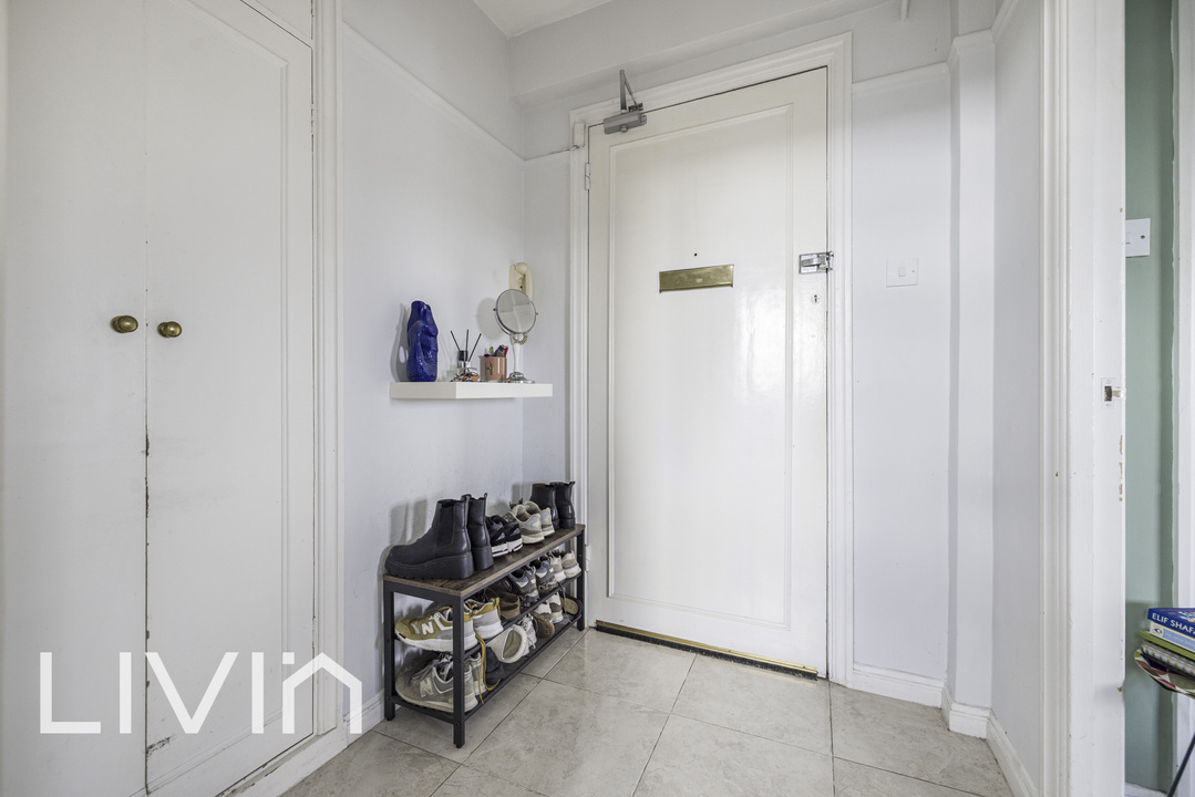 1 bed apartment for sale in Sherborne Court, London  - Property Image 12