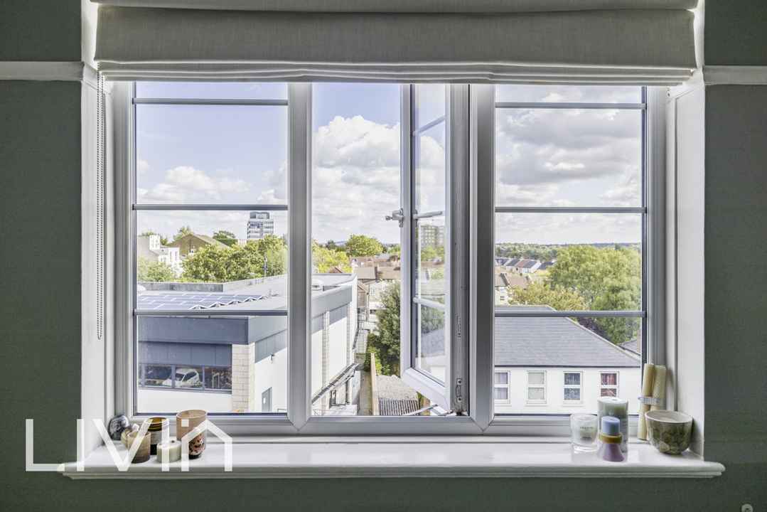 1 bed apartment for sale in Sherborne Court, London  - Property Image 3