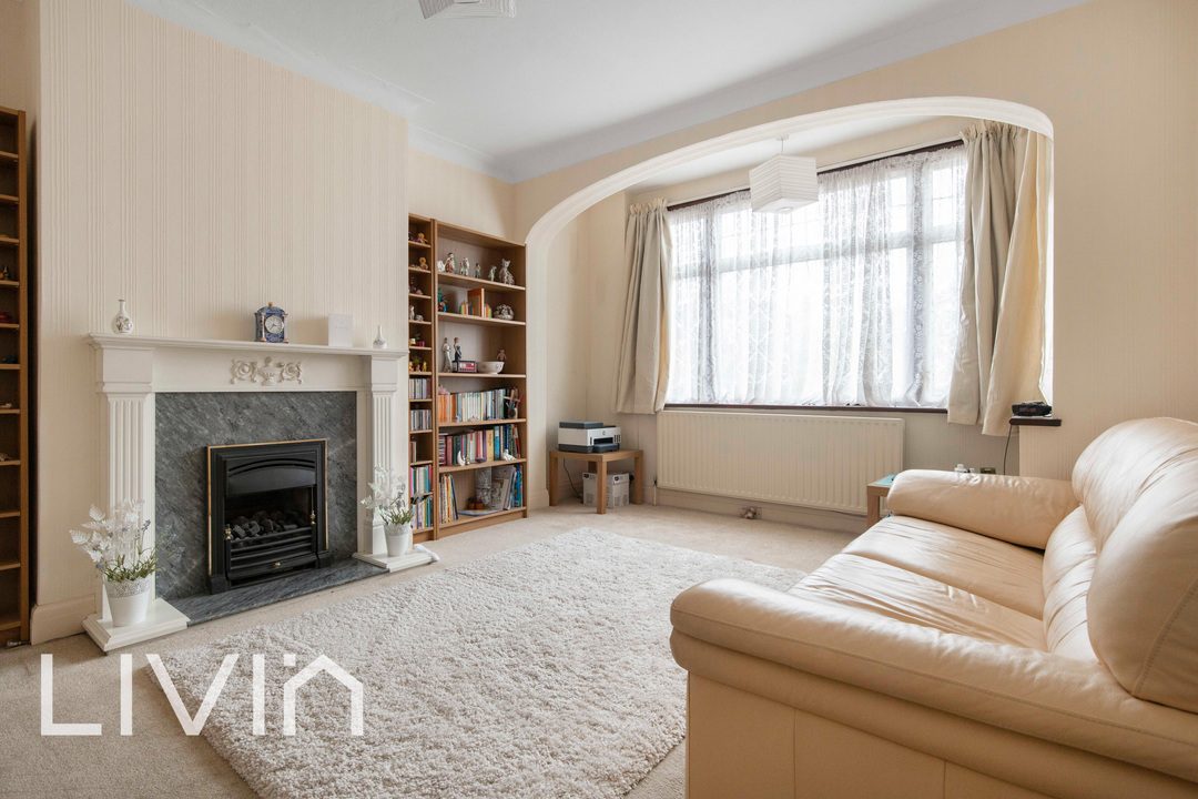 3 bed terraced house for sale in Ross Road, London - Property Image 1