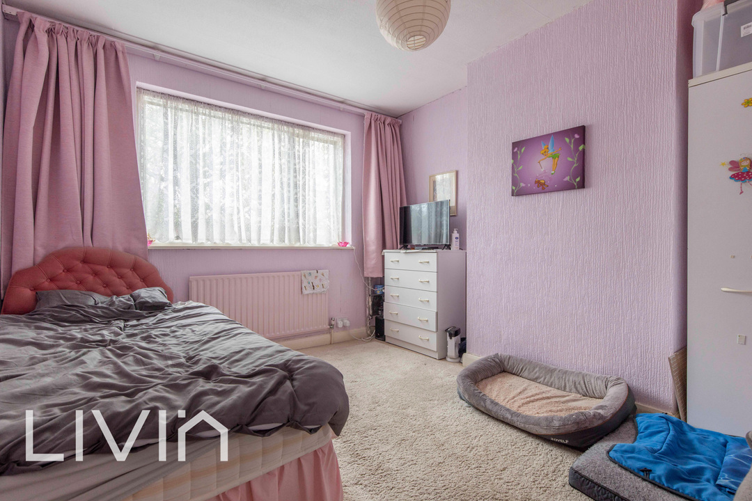 House for sale in Ross Road, London 5