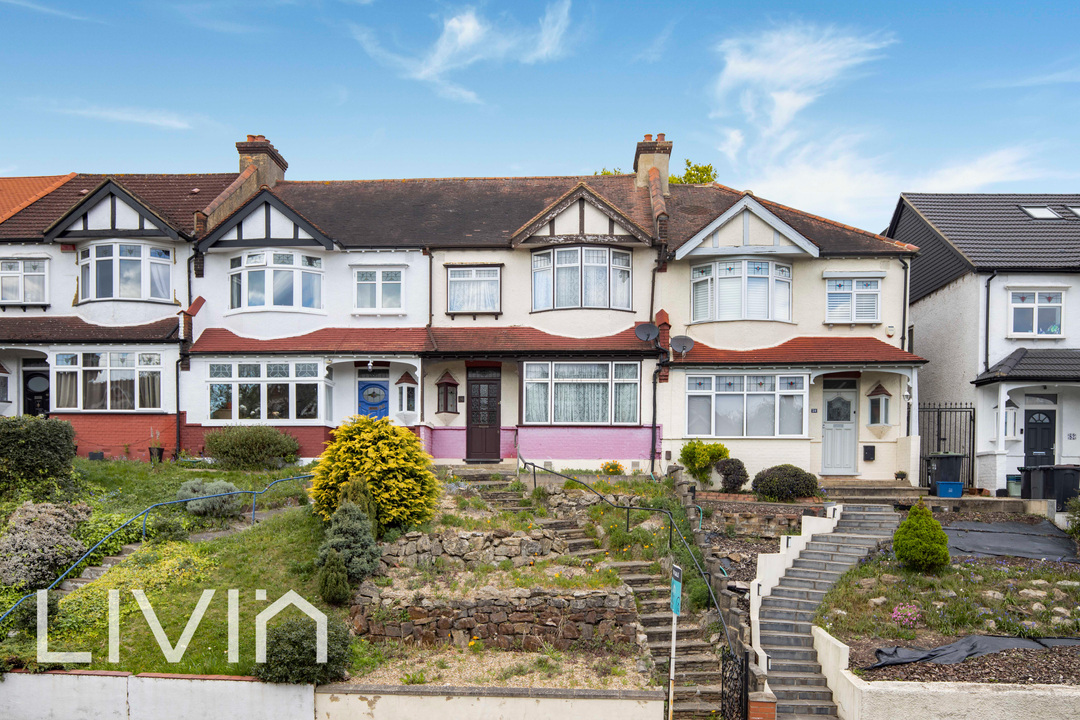House for sale in Ross Road, London 0