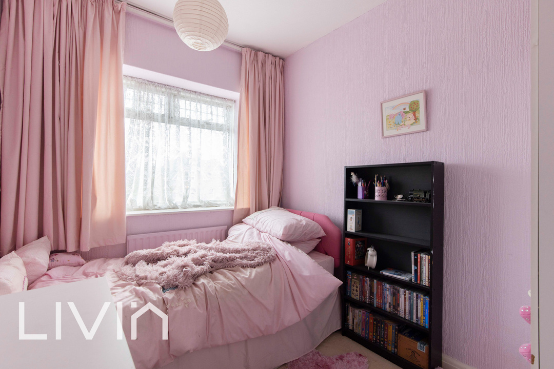 House for sale in Ross Road, London 6