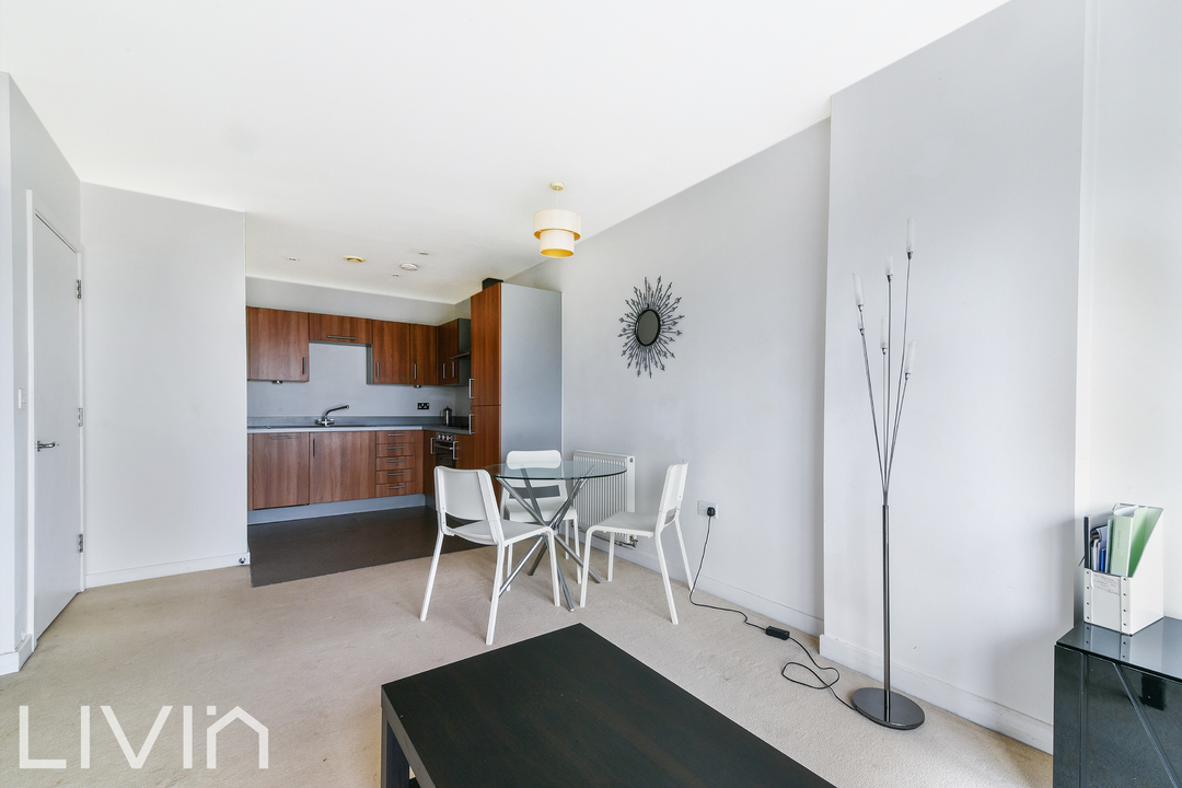 1 bed apartment for sale in Peebles Court, Croydon 2