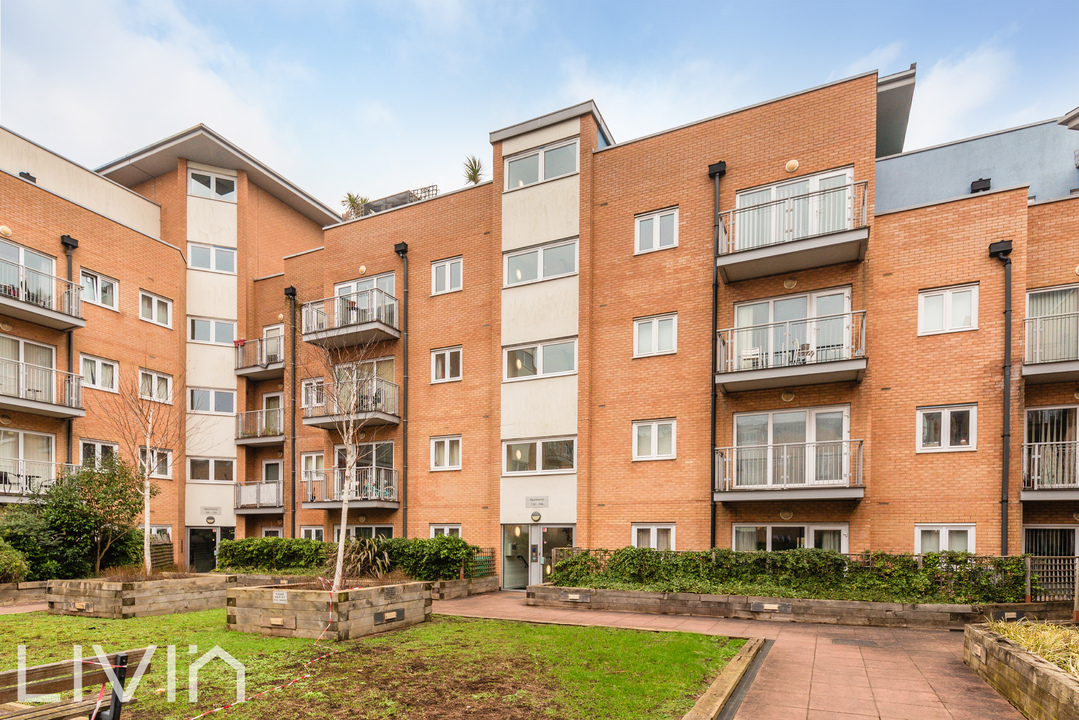 1 bed apartment for sale in Peebles Court, Croydon 11