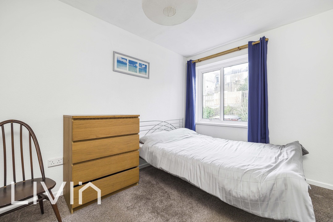 2 bed semi-detached house for sale in Eland Road, Croydon 15