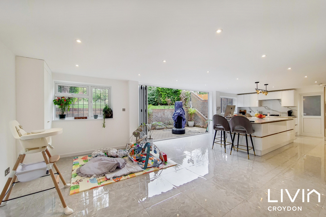 5 bed detached house for sale in Higher Drive, Purley 2